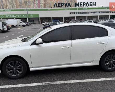 Білий Рено Латітьюд, об'ємом двигуна 2 л та пробігом 202 тис. км за 7900 $, фото 4 на Automoto.ua