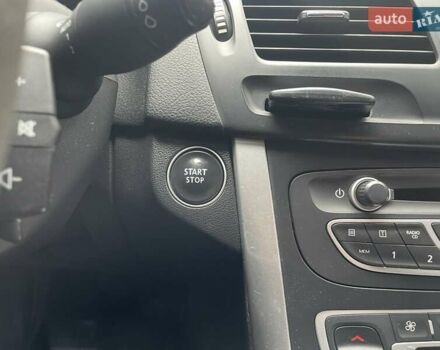 Білий Рено Латітьюд, об'ємом двигуна 2 л та пробігом 185 тис. км за 7250 $, фото 19 на Automoto.ua