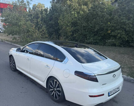 Білий Рено Латітьюд, об'ємом двигуна 2.5 л та пробігом 180 тис. км за 3100 $, фото 4 на Automoto.ua