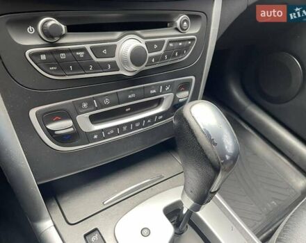 Білий Рено Латітьюд, об'ємом двигуна 2 л та пробігом 185 тис. км за 7250 $, фото 22 на Automoto.ua