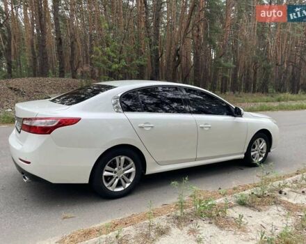 Білий Рено Латітьюд, об'ємом двигуна 2 л та пробігом 185 тис. км за 7100 $, фото 4 на Automoto.ua