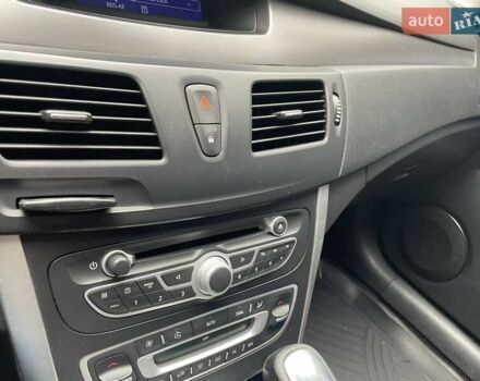 Білий Рено Латітьюд, об'ємом двигуна 2 л та пробігом 185 тис. км за 7250 $, фото 21 на Automoto.ua