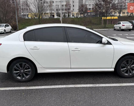 Білий Рено Латітьюд, об'ємом двигуна 2 л та пробігом 202 тис. км за 7900 $, фото 9 на Automoto.ua