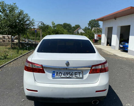 Белый Рено Латитьюд, объемом двигателя 2 л и пробегом 195 тыс. км за 8500 $, фото 2 на Automoto.ua