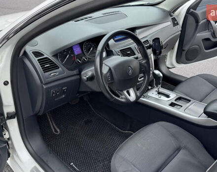 Білий Рено Латітьюд, об'ємом двигуна 2 л та пробігом 202 тис. км за 7900 $, фото 12 на Automoto.ua