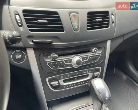 Білий Рено Латітьюд, об'ємом двигуна 2 л та пробігом 185 тис. км за 7250 $, фото 20 на Automoto.ua