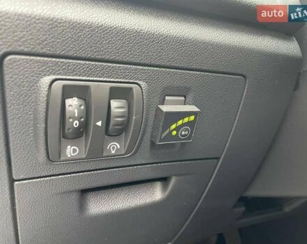 Білий Рено Латітьюд, об'ємом двигуна 2 л та пробігом 185 тис. км за 7250 $, фото 34 на Automoto.ua
