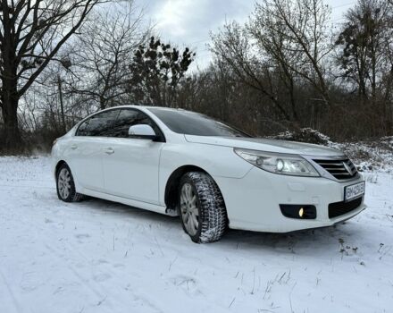 Рено Латитьюд 2011 в Сумах на Automoto.ua Белый Рено Латитьюд, объемом двигателя 2.5 л и пробегом 205 тыс. км за 7200 $, фото 4 на Automoto.ua