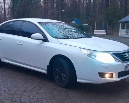 Белый Рено Латитьюд, объемом двигателя 2 л и пробегом 286 тыс. км за 9566 $, фото 9 на Automoto.ua