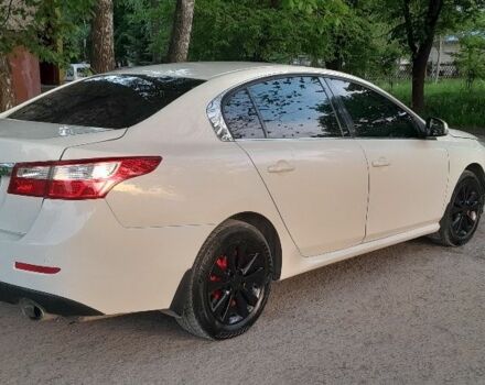 Белый Рено Латитьюд, объемом двигателя 2 л и пробегом 286 тыс. км за 9566 $, фото 16 на Automoto.ua