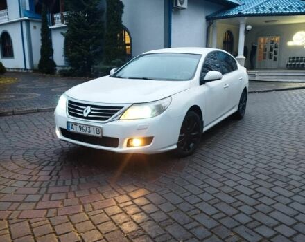 Белый Рено Латитьюд, объемом двигателя 2 л и пробегом 286 тыс. км за 9566 $, фото 14 на Automoto.ua