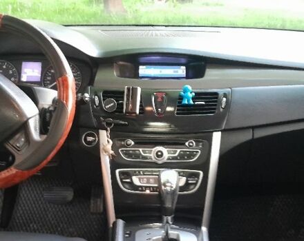 Белый Рено Латитьюд, объемом двигателя 2 л и пробегом 286 тыс. км за 9566 $, фото 17 на Automoto.ua