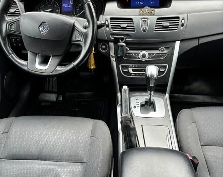 Белый Рено Латитьюд, объемом двигателя 2 л и пробегом 200 тыс. км за 7800 $, фото 8 на Automoto.ua