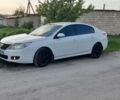 Белый Рено Латитьюд, объемом двигателя 2 л и пробегом 307 тыс. км за 9282 $, фото 68 на Automoto.ua