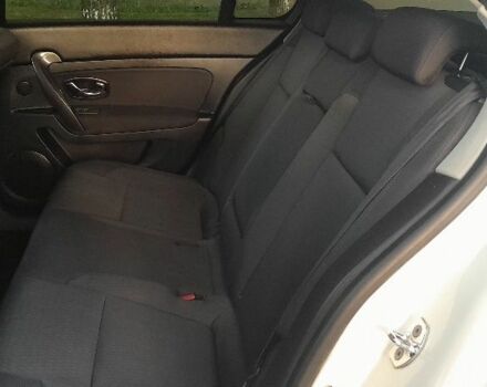 Белый Рено Латитьюд, объемом двигателя 2 л и пробегом 286 тыс. км за 9566 $, фото 22 на Automoto.ua