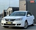 Білий Рено Латітьюд, об'ємом двигуна 2.5 л та пробігом 171 тис. км за 7950 $, фото 1 на Automoto.ua