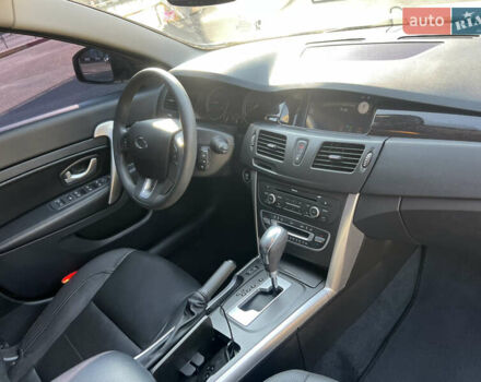 Белый Рено Латитьюд, объемом двигателя 2 л и пробегом 43 тыс. км за 14999 $, фото 68 на Automoto.ua