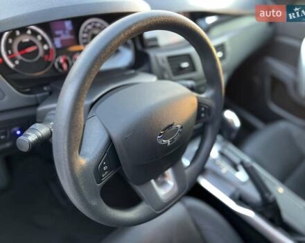 Білий Рено Латітьюд, об'ємом двигуна 2 л та пробігом 45 тис. км за 12800 $, фото 26 на Automoto.ua