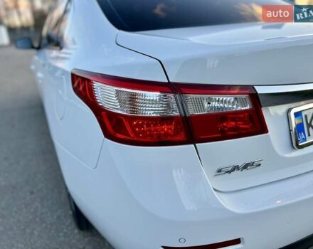 Білий Рено Латітьюд, об'ємом двигуна 2 л та пробігом 45 тис. км за 12800 $, фото 12 на Automoto.ua