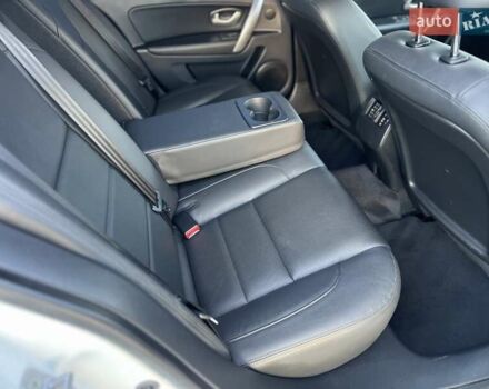 Білий Рено Латітьюд, об'ємом двигуна 2 л та пробігом 45 тис. км за 12800 $, фото 37 на Automoto.ua