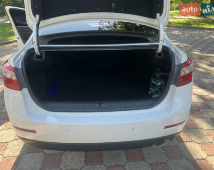 Белый Рено Латитьюд, объемом двигателя 2 л и пробегом 43 тыс. км за 14999 $, фото 18 на Automoto.ua