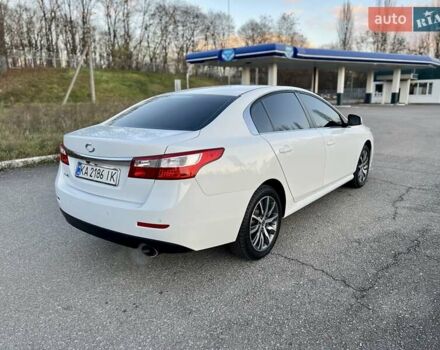 Білий Рено Латітьюд, об'ємом двигуна 2 л та пробігом 45 тис. км за 12800 $, фото 5 на Automoto.ua