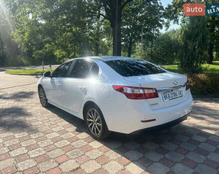 Белый Рено Латитьюд, объемом двигателя 2 л и пробегом 43 тыс. км за 14999 $, фото 5 на Automoto.ua