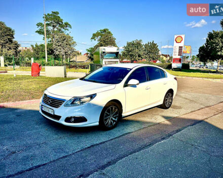 Белый Рено Латитьюд, объемом двигателя 2 л и пробегом 43 тыс. км за 14999 $, фото 56 на Automoto.ua