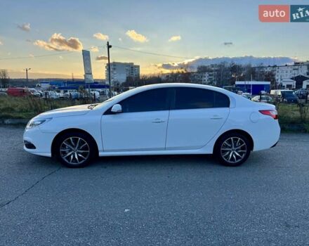 Білий Рено Латітьюд, об'ємом двигуна 2 л та пробігом 45 тис. км за 12800 $, фото 2 на Automoto.ua