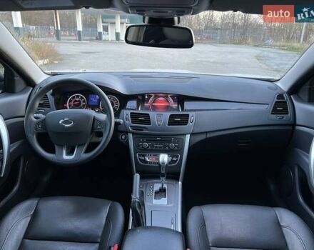 Білий Рено Латітьюд, об'ємом двигуна 2 л та пробігом 45 тис. км за 12800 $, фото 39 на Automoto.ua