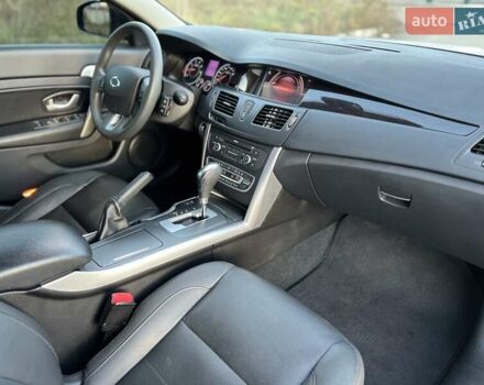 Білий Рено Латітьюд, об'ємом двигуна 2 л та пробігом 45 тис. км за 12800 $, фото 43 на Automoto.ua