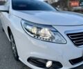 Білий Рено Латітьюд, об'ємом двигуна 2 л та пробігом 45 тис. км за 12800 $, фото 7 на Automoto.ua
