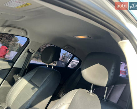 Белый Рено Латитьюд, объемом двигателя 2 л и пробегом 43 тыс. км за 14999 $, фото 77 на Automoto.ua