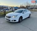 Білий Рено Латітьюд, об'ємом двигуна 2 л та пробігом 45 тис. км за 12800 $, фото 1 на Automoto.ua