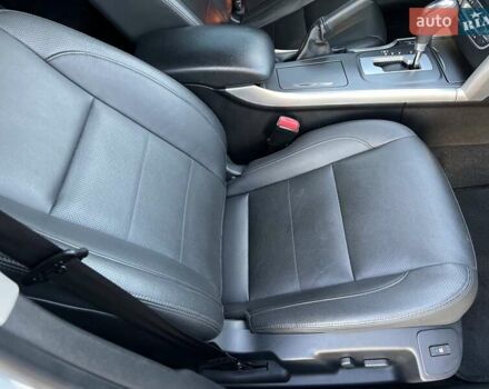 Білий Рено Латітьюд, об'ємом двигуна 2 л та пробігом 45 тис. км за 12800 $, фото 44 на Automoto.ua