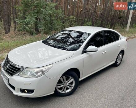 Белый Рено Латитьюд, объемом двигателя 2 л и пробегом 185 тыс. км за 7250 $, фото 1 на Automoto.ua