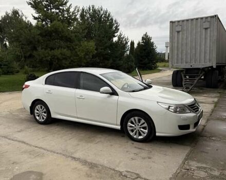 Білий Рено Латітьюд, об'ємом двигуна 2 л та пробігом 192 тис. км за 5700 $, фото 1 на Automoto.ua