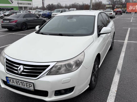 Белый Рено Латитьюд, объемом двигателя 2 л и пробегом 202 тыс. км за 7900 $, фото 1 на Automoto.ua