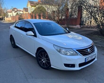 Белый Рено Латитьюд, объемом двигателя 2 л и пробегом 287 тыс. км за 7200 $, фото 1 на Automoto.ua