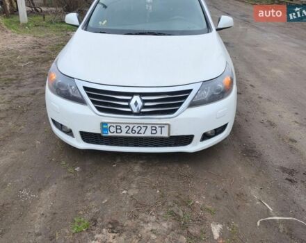 Белый Рено Латитьюд, объемом двигателя 2 л и пробегом 265 тыс. км за 7000 $, фото 1 на Automoto.ua