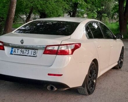 Білий Рено Латітьюд, об'ємом двигуна 2 л та пробігом 286 тис. км за 9566 $, фото 1 на Automoto.ua