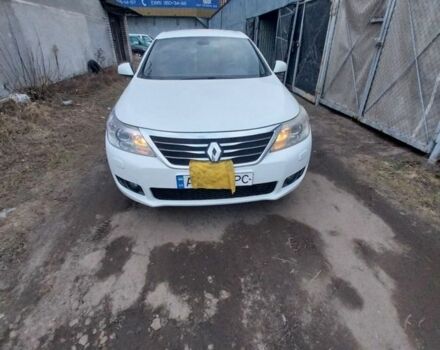 Белый Рено Латитьюд, объемом двигателя 2 л и пробегом 230 тыс. км за 8000 $, фото 1 на Automoto.ua