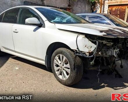 Білий Рено Латітьюд, об'ємом двигуна 2 л та пробігом 120 тис. км за 2000 $, фото 1 на Automoto.ua