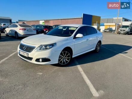 Белый Рено Латитьюд, объемом двигателя 2 л и пробегом 45 тыс. км за 12999 $, фото 1 на Automoto.ua