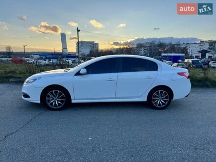 Білий Рено Латітьюд, об'ємом двигуна 2 л та пробігом 45 тис. км за 12999 $, фото 1 на Automoto.ua