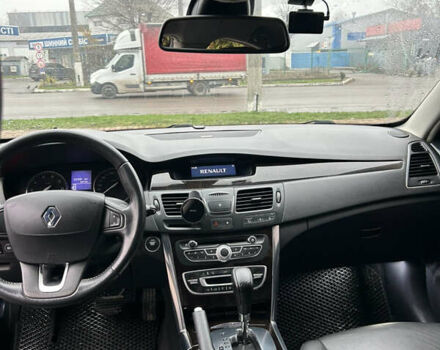 Черный Рено Латитьюд, объемом двигателя 2.5 л и пробегом 237 тыс. км за 9100 $, фото 9 на Automoto.ua