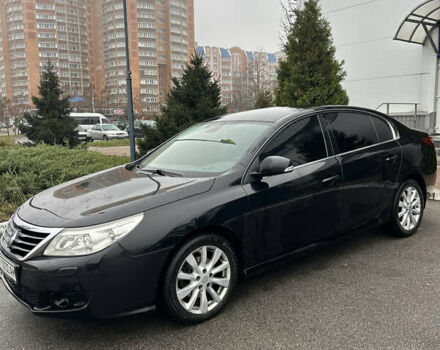 Черный Рено Латитьюд, объемом двигателя 2.5 л и пробегом 237 тыс. км за 9100 $, фото 2 на Automoto.ua