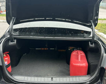 Черный Рено Латитьюд, объемом двигателя 2.5 л и пробегом 237 тыс. км за 9100 $, фото 6 на Automoto.ua