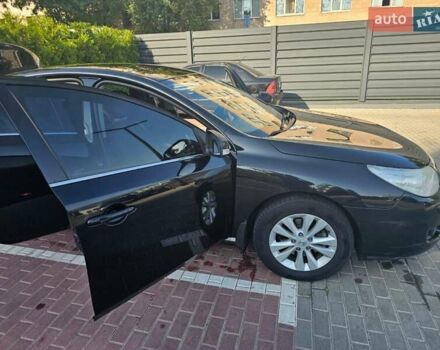 Чорний Рено Латітьюд, об'ємом двигуна 2 л та пробігом 197 тис. км за 7600 $, фото 5 на Automoto.ua