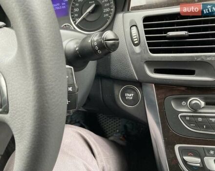 Черный Рено Латитьюд, объемом двигателя 2.5 л и пробегом 306 тыс. км за 6300 $, фото 25 на Automoto.ua